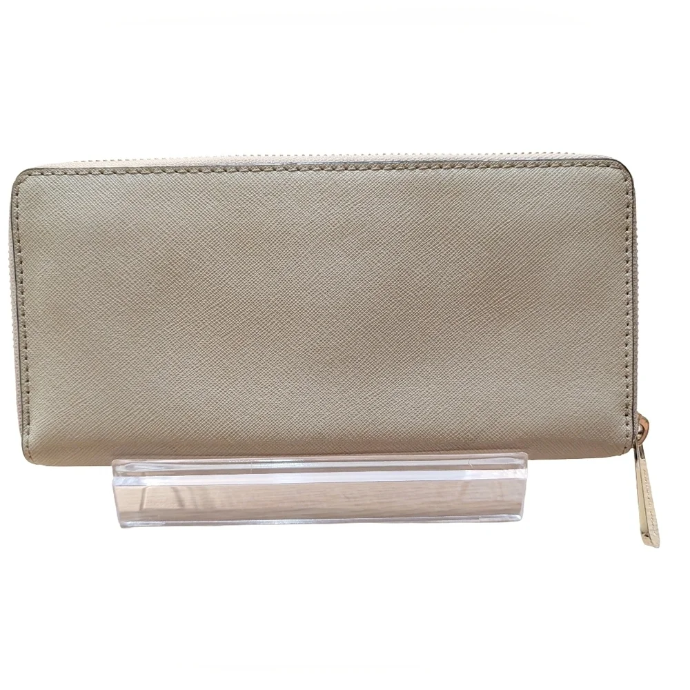 Michael Kors Zip Around Wallet EUC